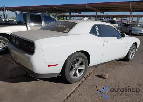 2015 Dodge Challenger Sxt z USA, uszkodzony, nr VIN 2C3CDZAG5FH912830